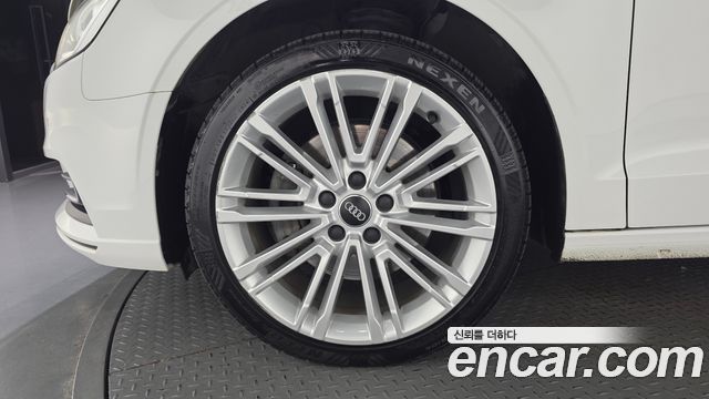 Audi A3 2018 — photo 5