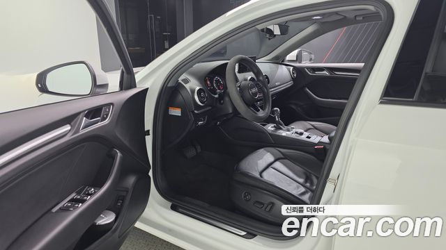 Audi A3 2018 — photo 10