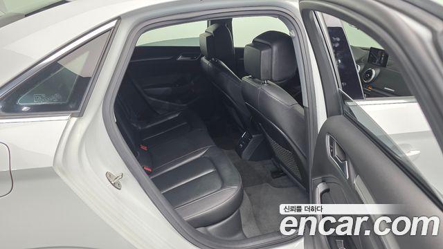Audi A3 2018 — photo 12