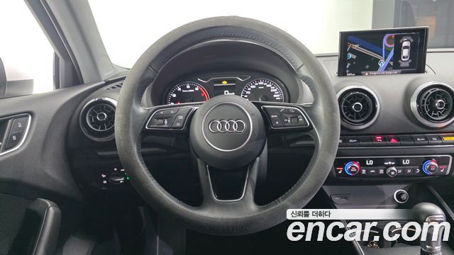 Audi A3 2018 — photo 13