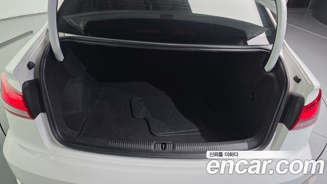 Audi A3 2018 — photo 20
