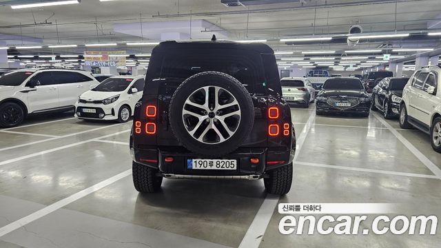 Land Rover Defender 2026 — photo 4