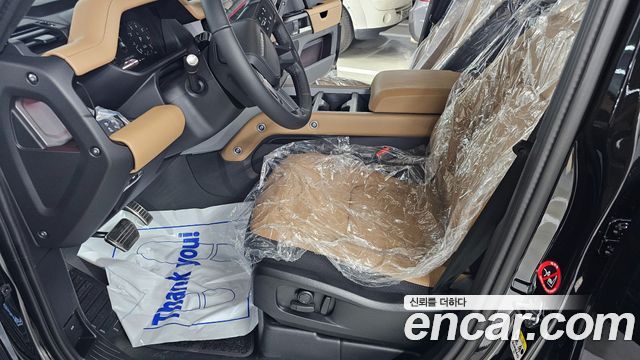 Land Rover Defender 2026 — photo 10