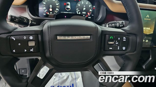 Land Rover Defender 2026 — photo 13