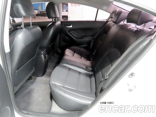 Kia K3 2015 — photo 7