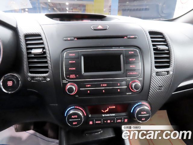 Kia K3 2015 — photo 11