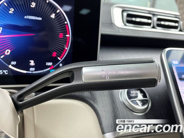 Mercedes-Benz S-Class 2022 — photo 9