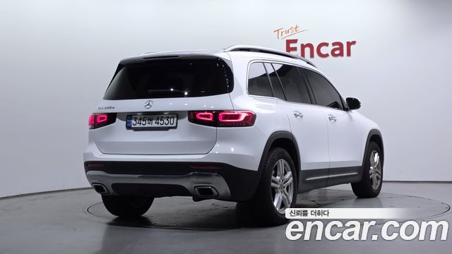 Mercedes-Benz GLB-Class 2022 — photo 2