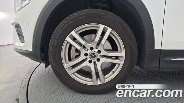 Mercedes-Benz GLB-Class 2022 — photo 5