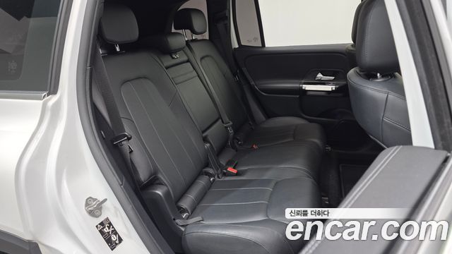 Mercedes-Benz GLB-Class 2022 — photo 18