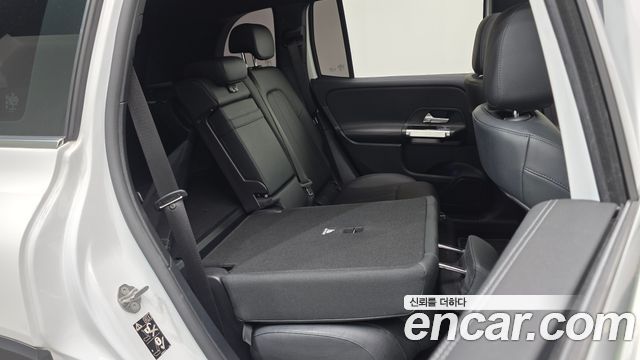 Mercedes-Benz GLB-Class 2022 — photo 19