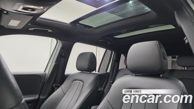Mercedes-Benz GLB-Class 2022 — photo 25