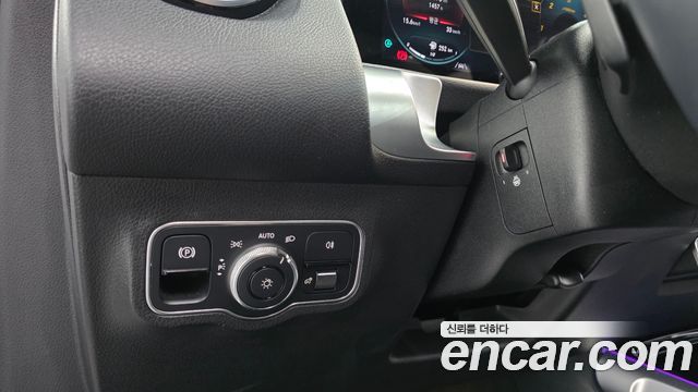 Mercedes-Benz GLB-Class 2022 — photo 27