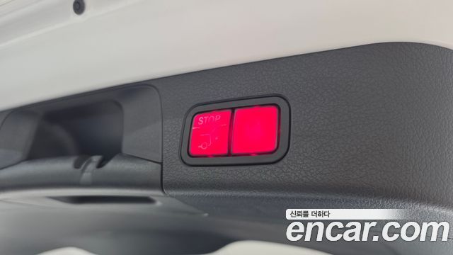 Mercedes-Benz GLB-Class 2022 — photo 31