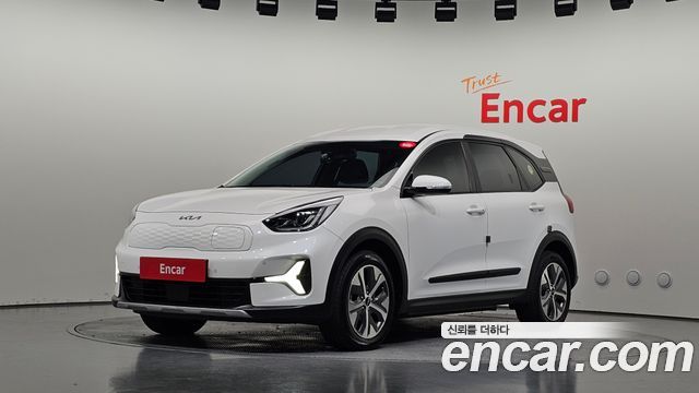 Kia Niro 2023 — photo 1