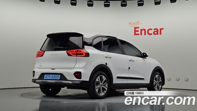 Kia Niro 2023 — photo 2