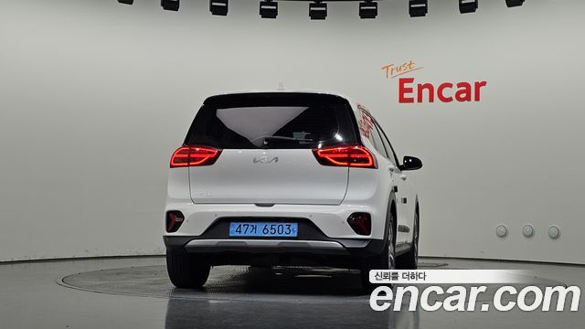 Kia Niro 2023 — photo 4