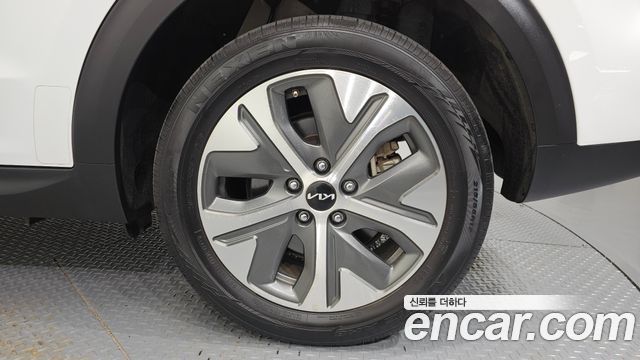 Kia Niro 2023 — photo 7