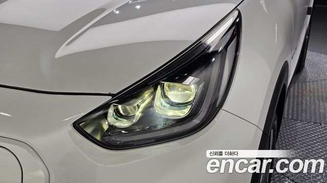 Kia Niro 2023 — photo 8