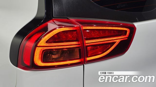 Kia Niro 2023 — photo 9