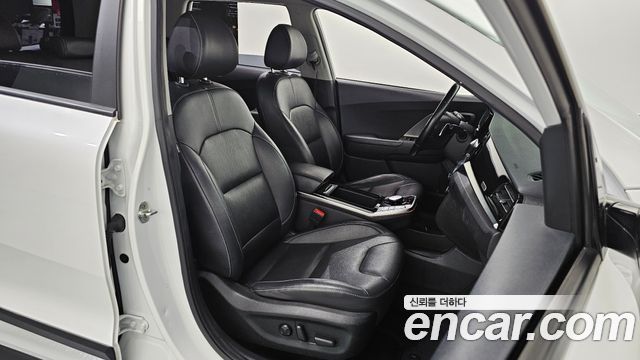 Kia Niro 2023 — photo 16