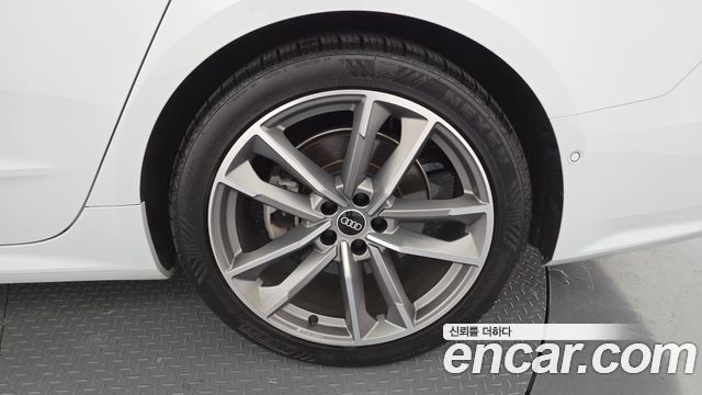 Audi A7 2022 — photo 7