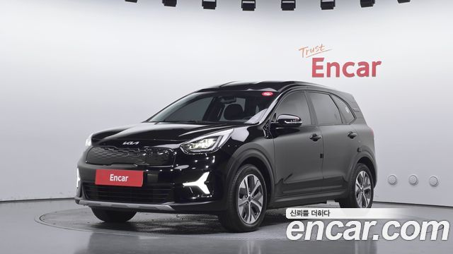 Kia Niro 2023 — photo 1