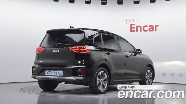 Kia Niro 2023 — photo 2
