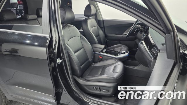 Kia Niro 2023 — photo 16