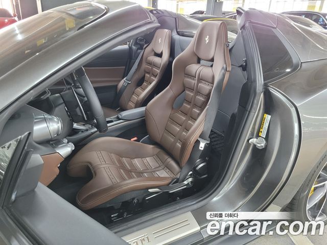 Ferrari 812 2022 — photo 11
