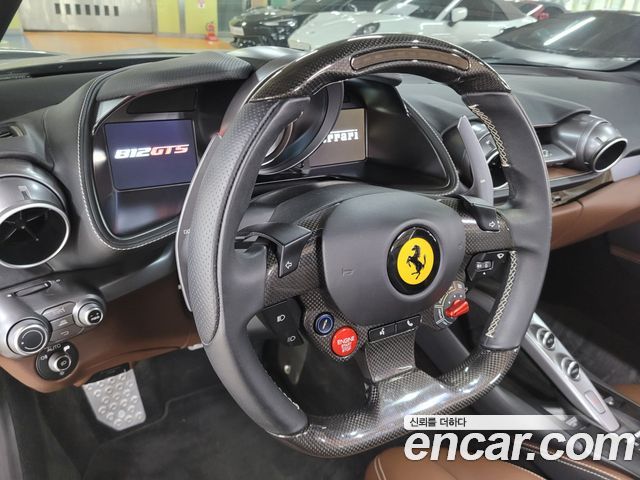 Ferrari 812 2022 — photo 12