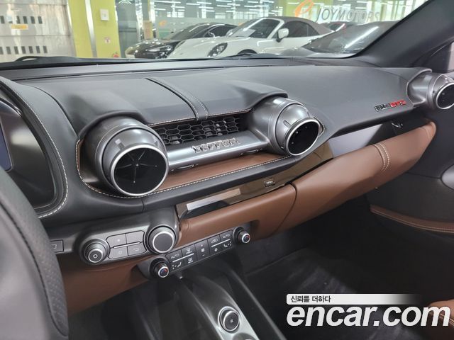 Ferrari 812 2022 — photo 13