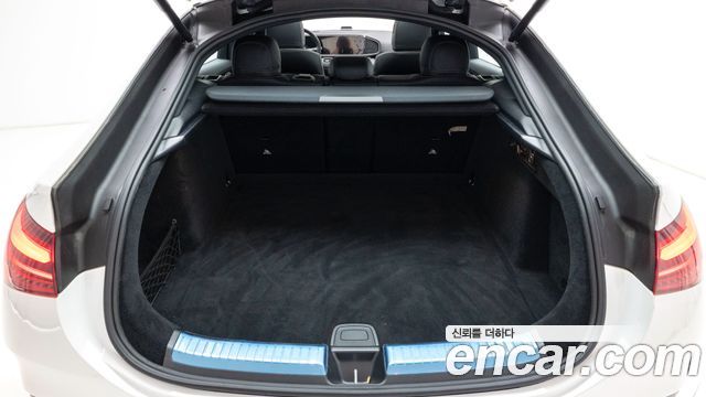 Mercedes-Benz GLE-Class 2025 — photo 11