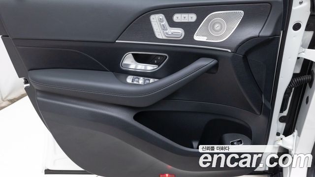 Mercedes-Benz GLE-Class 2025 — photo 15