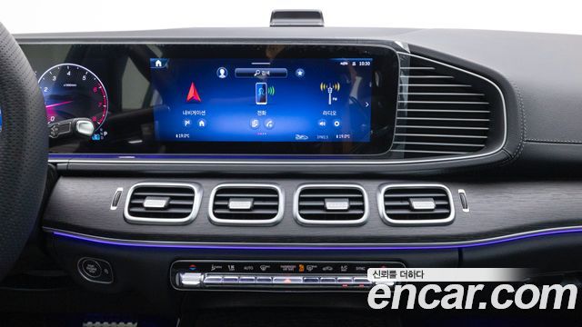 Mercedes-Benz GLE-Class 2025 — photo 16