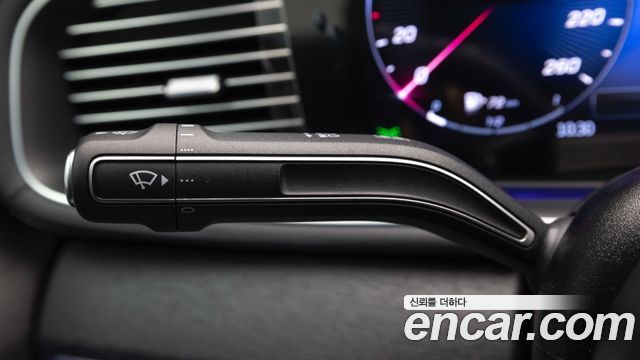 Mercedes-Benz GLE-Class 2025 — photo 18