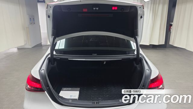 Mercedes-Benz E-Class 2021 — photo 20