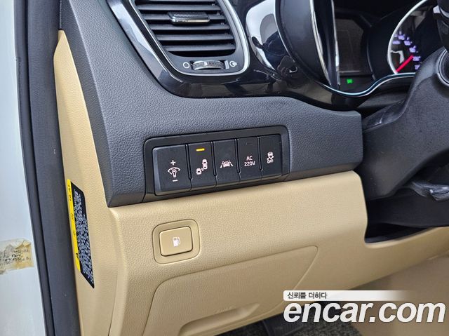 Kia Canival 2018 — photo 17