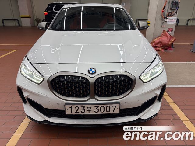 BMW 1-Series 2024 — photo 1