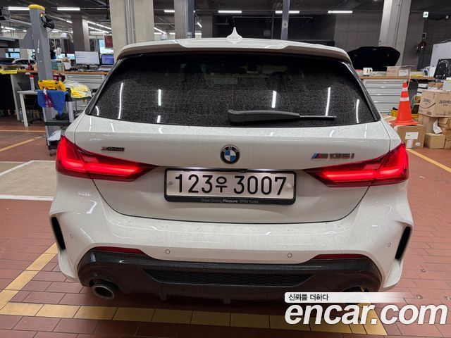 BMW 1-Series 2024 — photo 3