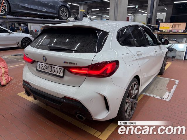 BMW 1-Series 2024 — photo 4