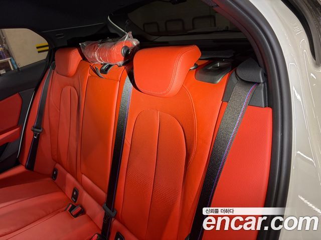 BMW 1-Series 2024 — photo 8