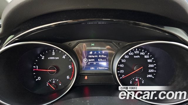 Kia Canival 2015 — photo 11