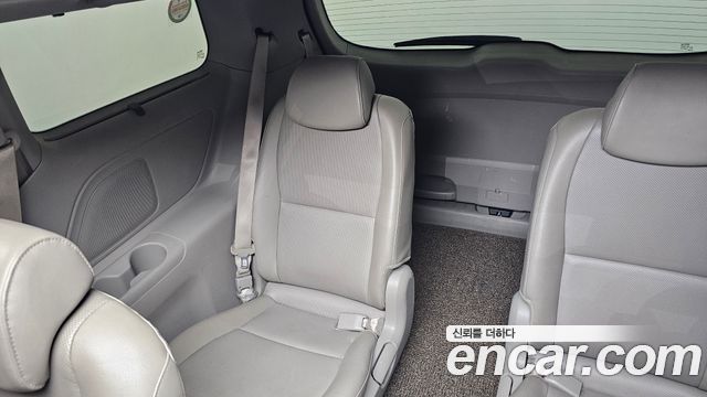 Kia Canival 2015 — photo 19