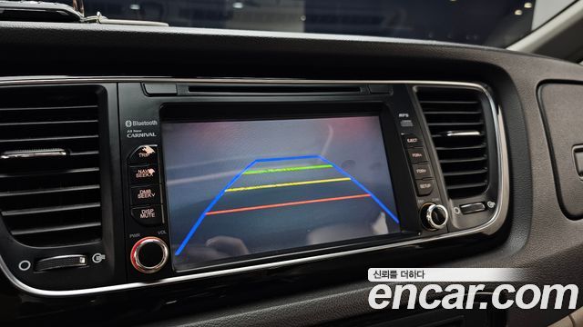 Kia Canival 2015 — photo 22