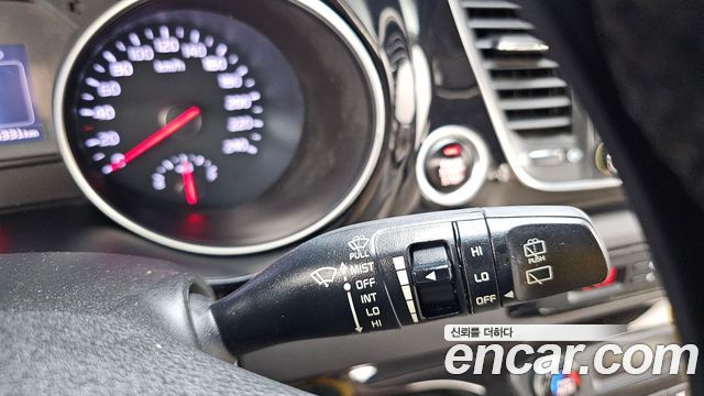 Kia Canival 2015 — photo 29