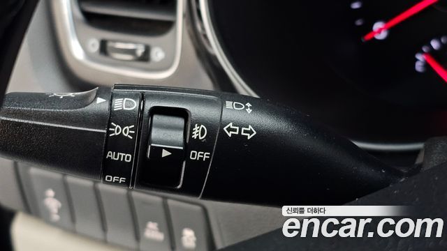 Kia Canival 2015 — photo 30
