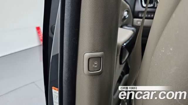 Kia Canival 2015 — photo 32