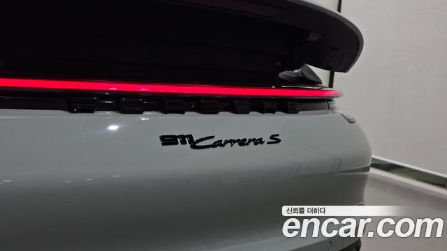 Porsche 911 2022 — photo 30
