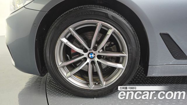 BMW 5-Series 2017 — photo 5